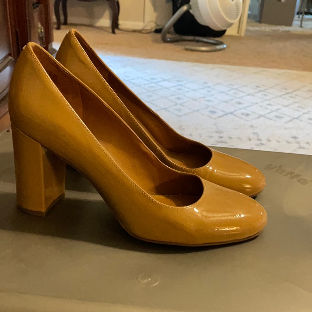 Brand new never worn size 8 Franco sarto